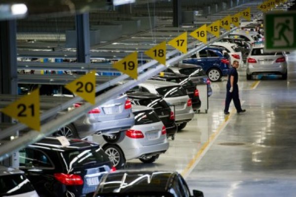 Daimler vrea să redevină lider pe segmentul maşinilor de lux